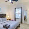 Отель Modern Houston Retreat w/ Patio, 11 Mi to Dtwn, фото 6