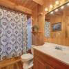 Отель Bear Cave Haus  2 Bedroom Home with Hot Tub, фото 12