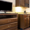 Отель Quality Suites Hickory South, фото 34