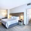 Отель Holiday Inn Express Airport-Calgary, an IHG Hotel, фото 25