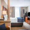 Отель Comfort Suites West Warwick - Providence, фото 28