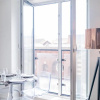 Отель MAEVELA Apartments - Modern 2 Bedroom Apartment - Chinatown, Arcadian, City Centre - Large Juliet Ba, фото 11