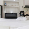 Отель Nice And Cozy Studio Apartment At Springlake Summarecon Bekasi, фото 15