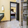Отель Crowne Plaza Suites Houston - Near Sugar Land, фото 10