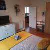 Отель Roman Bank Flat With Spa Bath and Mermaids Teepee, фото 2