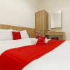 Отель RedDoorz @ Nagoya Indah, фото 6