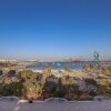 Отель Gem Beachfront Apt With Amazing Bay and Sea Views, фото 7