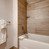 Отель Bluebird Suites in Jersey City, фото 24