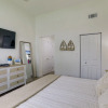 Отель Sunny St Pete Getaway With Shared Pool & Hot Tub, фото 3