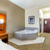 Отель Comfort Inn & Suites near Bethel College, фото 29