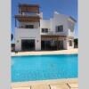 Отель Villa with 5 bedrooms & 4 bathrooms - private heated pool, фото 1