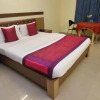 Отель OYO 9016 Charu Comforts, фото 12