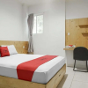 Отель RedDoorz Plus near Dharmawangsa Square 2, фото 14