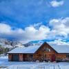 Отель Skyfall Cabin. Stunning views, Hot Tub, minutes from Zion в Ордервилле