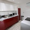 Отель Modern One Bed City Centre Apartment in Southside, фото 9