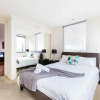 Отель MORGAN, 2BDR Southbank Apartment, фото 8
