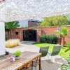Отель Mid-Century Modern Style 1BD with Garden, фото 21