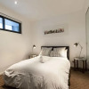 Отель ZACH, 1BDR St.Kilda Apartment, фото 10