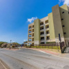 Отель Luxury 1BR Condo Great Location Amenities, фото 1