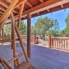 Отель Show Low Family Cabin: Close to Golf & Hiking, фото 4