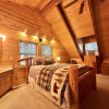 Отель Chipmunk Lodge 2 Bedroom Home by NW Comfy Cabins by RedAwning, фото 6
