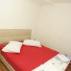 Отель Economy Apartment 12 Sleeps 3 Guests, фото 6