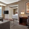 Отель Sheraton Suites Calgary Eau Claire, фото 4