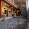 Отель OYO 2450 Hening Homestay Near Pantai Tanjung Bias, фото 36