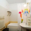 Отель Sky Modern 1 Br Apt W/ Free Parking, фото 8