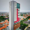 Отель Leedon Hotel & Suites Surabaya, фото 1