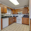 Отель Honey Bee Cottage, 3 Bedroom, Pool Access, Grill, Fireplace, WiFi, Sleeps 8, фото 4