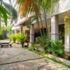 Отель Reddoorz Plus Near One Belpark Mall Cilandak, фото 1