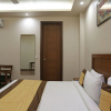Отель OYO TOWNHOUSE 460 H C Grand, фото 8