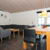 Отель 10 Person Holiday Home in Blavand, фото 4