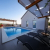 Отель Lovely Holiday Home With Private Swimming Pool, фото 24