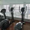 Отель Comfy 2br Tritower Suite Next To Jb Ciq, Jbcc & Capri, фото 1