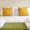 Отель City centre 4 bedroom town house with parking A, фото 9