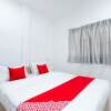 Отель OYO 44011 Weng Bee Guest House, фото 6