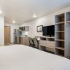 Отель WoodSpring Suites Portland Vancouver, фото 7