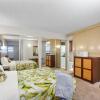 Отель Waikiki Beach Condominiums, фото 1