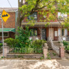 Отель Newly renovated 4 Bed 3 Bath House in DT Toronto, фото 11