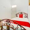 Отель OYO 90237 Ar 20 Guest House Syariah, фото 19