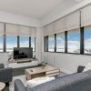Отель QV Waterfront City Centre Apartment -557, фото 13