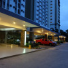 Отель Brand New Quiet Clean Condo at The Heart of Cebu with Hispeed Wifi, фото 1