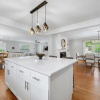 Отель Beautiful and Quiet Newly Renovated 4 Bedroom Retreat, фото 4