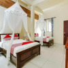 Отель OYO 90640 Agung Kartini Villa, фото 3
