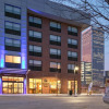 Отель Holiday Inn Express & Suites Tulsa Downtown, an IHG Hotel, фото 1