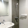 Отель Modern Look And Comfy Studio At Pollux Chadstone Apartment, фото 9