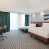 Отель Hampton by Hilton London Stansted Airport, фото 5