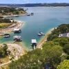 Отель Lakefront On Lake Travis 4 Bedroom Residence by RedAwning, фото 17